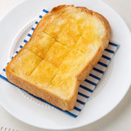 おうちで作るプロ並み究極のバタートースト。シンプルだけど奥深い作り方を評論家に聞いたよ。