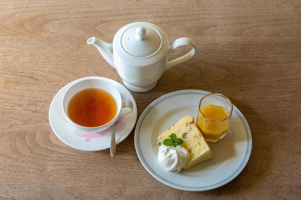紅茶専門店でこだわりの一杯はいかが？　福井県内にある４店で、スイーツと一緒に楽しもう。