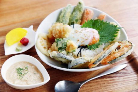Beach Cafe & Rum Bar FAMILIAR(ファミリア)