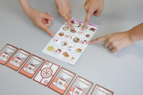 宇垣美里アナの理想の恋人像が分かる？ 福井生まれのボードゲーム「かたろーぐ」は、お酒のお供にもぴったりと紹介される。