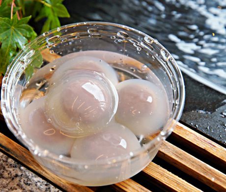 若狭の夏の風物詩、ぷるぷるの葛まんじゅうを食べるなら今だ！