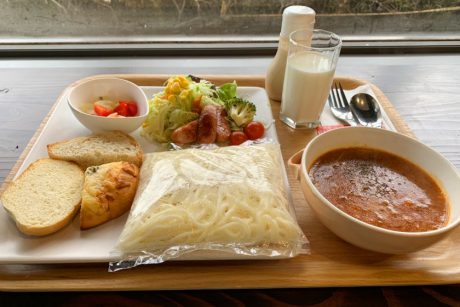 福井県立歴史博物館のカフェ「歴博茶房 ときめぐる、カフヱー。」では、期間限定で給食ランチが楽しめます！