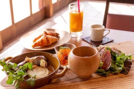 心にも体にもおいしい山のレストラン「ラ クラルテ」（福井県坂井市）は、冬こそおすすめです。