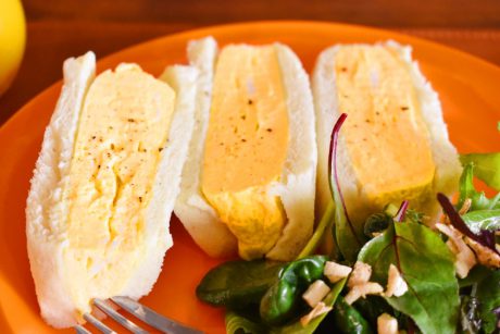 JR福井駅前の「だしまきさん」は、一番だし香る極上ふわふわのたまごサンド専門店です。