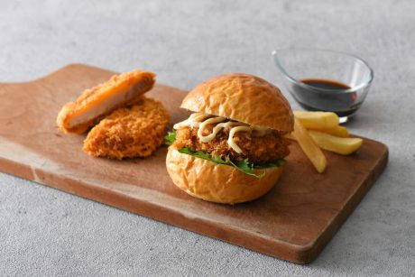 大野のご当地グルメがバーガーに変身！「醤油カツバーガー」は新たな名物になること間違いナシ。【ちょいネタ】