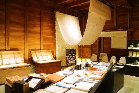 毎月第４土曜日は越前市の和紙問屋「杉原商店」の蔵ギャラリーがオープン！ 今なら超レアな「ちぎり和紙」も展示中。