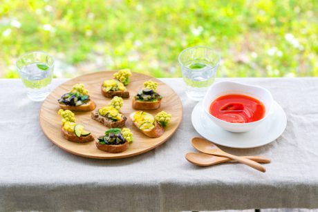 ◎8月のごちそうレシピ◎「冷製トマトスープと夏野菜のタルティーヌ」