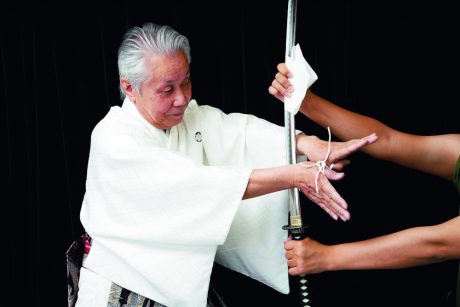 奇術師・ロイヤル山口さんと「手品道具」【ふくいの人と道具】