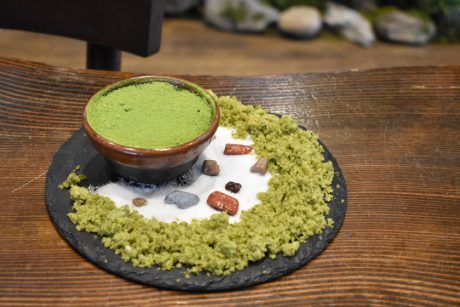 発酵食品のカフェ「白山亭」のティラミスは、見た目がインパクト大！ 平泉寺白山神社近くに移転オープン。