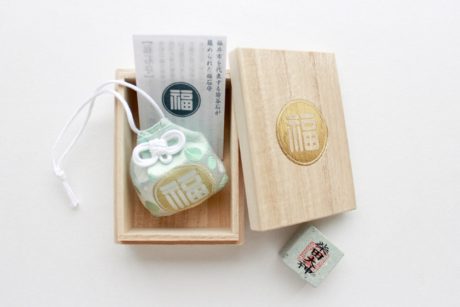 福井市を代表する碧石“笏谷石”が籠められた御守り「福石守（ふくいしまもり）」登場！柴田神社でGETできます。