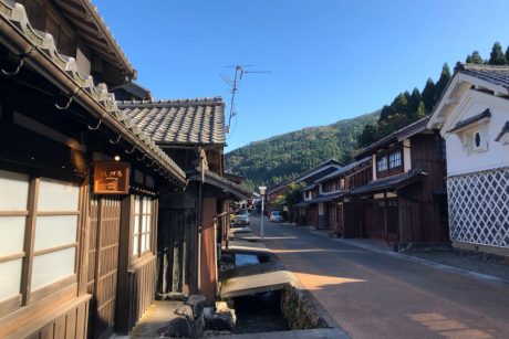 若狭町熊川宿にある１棟貸しの古民家宿「八百熊川ほたる」は非日常を感じられる素敵なお宿でした。