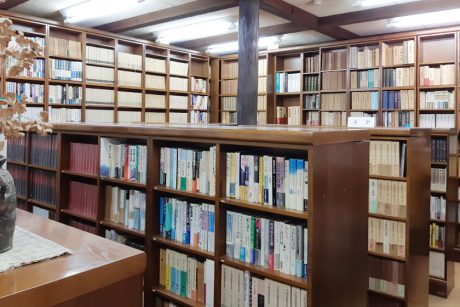 直木賞作家 水上勉さんの思いが息づく癒しのスポット、若州一滴文庫（じゃくしゅういってきぶんこ）。