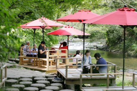 鶴仙渓川床（かくせんけいかわどこ）