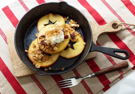 スキレットやマグカップで手軽にできる！ 手作りホットスイーツでおこもり時間を楽しもう。