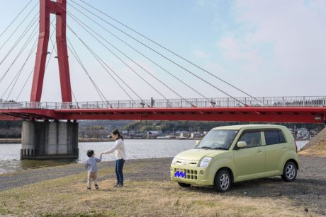 「物語になる街」。あわら市の小説家 桑島さんの愛車はニッサン ピノ【私とクルマ】