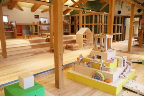 池田町にオープンした木育施設「あそびハウス こどもと森」に行ってきた！ 小学生も楽しめる木のアスレチックからクラフトルームまで、木の魅力が満載でした。