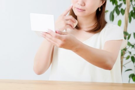 夏場のマスクに要注意！ マスク使用時の日焼け＆マスクによるシミからお肌を守ろう《続・マスク美人のコツ》