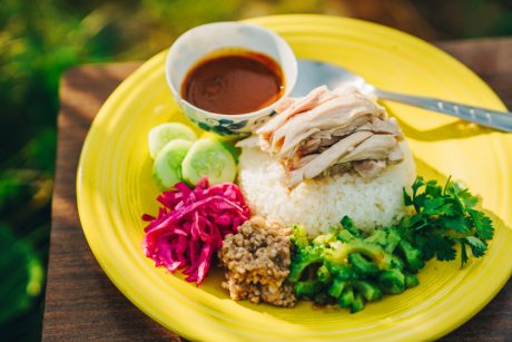 福井市にある「ナイスカオマンガイフラットキッチン」のカオマンガイは本当においしくてナイス！ だから、ぜひとも食べて！！