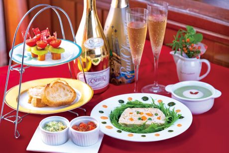 クリスマスのおうちディナーに♡ 簡単に作れて野菜たっぷりの「前菜・スープ・メイン」レシピ。