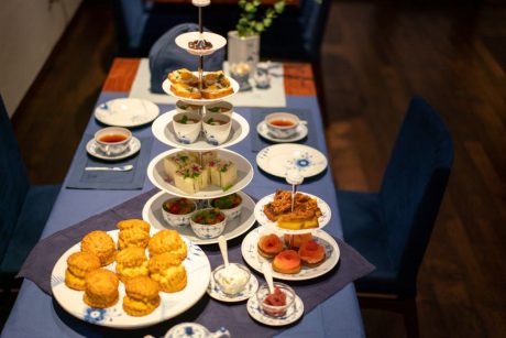 こだわりの紅茶と焼きたてスコーン、手作りスイーツを満喫！ 福井市の「Blue Light Cafe」のアフタヌーンティーで自分を甘やかそう。