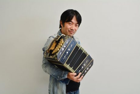世界的バンドネオン奏者 小松亮太さんがふーぽ編集部に来たよ！ 3月13日(土)に福井でコンサートあり！【動画あり】