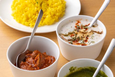 スパイシーなカレーにぴったり♪ おうちカレーが本場の味になるインドカレー副菜レシピ。