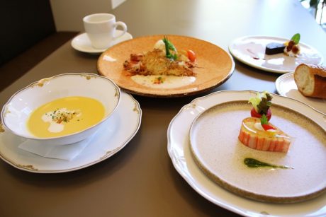 evviva(エッヴィーヴァ)