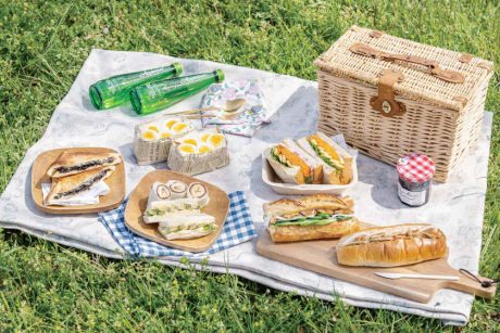 パンが主役のお弁当♪ 楽して簡単にできる惣菜パンやスイーツサンドの作り方。