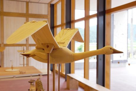 池田町のウッドラボいけだで、ハンズ大賞グランプリにも輝いた「蓮渓円誠 カラクリ玩具展覧会」を6月20日（日）までやってるよ。