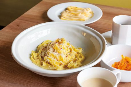 チーズと胡椒