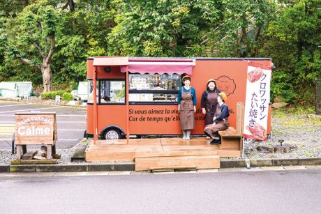 キッチンカーを目指して福井をドライブ♪ スイーツからフレンチまで、専門店の味を気軽にテイクアウトしよう。