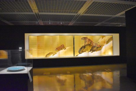 日本の“美しい”にふれる秋。10/31（日）まで福井県立美術館で開催中の「ももきねの美 清流の旅」展は、一日かけて堪能したい展覧会です。