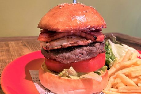 大迫力！ お肉にとことんこだわったハンバーガーを味わえる、鯖江市の「CHIKEETA（チキータ）」に行ってきたよ！