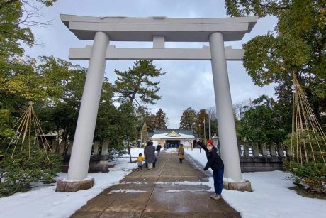 カリマンタンむーちゃんが福井市の護国神社で、またまた願かけをしてきましたよ♪【福井よしもと芸人日記】