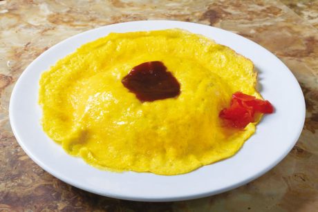 店主のこだわりが詰まったまん丸ビジュアル。坂井市にある喫茶マッチボックスの「オムライス」【ローカル食遺産】