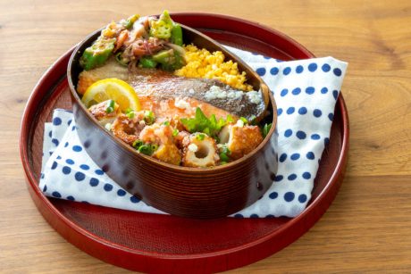 ◎9月のおべんとう◎「秋鮭丸ごとのっけ弁」