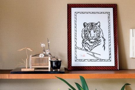 「自分にもできるはず。その衝動が創作意欲になる。」坂井市にある温泉＆料理民宿「いそや」辰次さんの“干支の切り絵と竹細工”【福井の或る場所のアート】