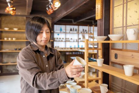 「ものづくりに最高な熊川で、創作を楽しみたい。」若狭町にある若州窯の陶芸家・飛永なをさん【嶺南こんにちは通信】