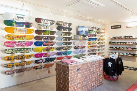 KON. SKATEBOARD STORE (ケーオーエヌ スケートボードストア)