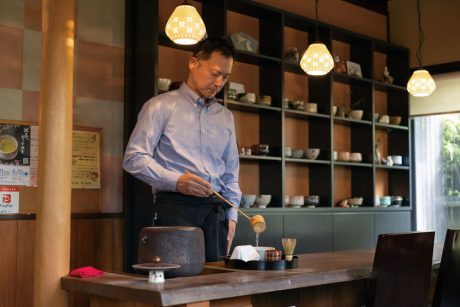 居心地の良いカフェで極上のお茶体験を味わう。福井市・茶楽かぐやの「創作緑茶 月色」