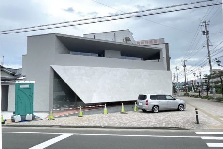【2023年6月2日(金)オープン】リニューアル工事中の福井市の老舗和菓子店「昆布屋孫兵衛」のシートが外され、超モダンな外観がお目見えしたよ！！！