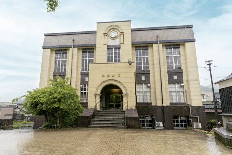 福井の昭和のレトロ建築めぐり。モダンな洋館から前衛的な神社まで、今見ても新しい昭和の建築物がいっぱい。