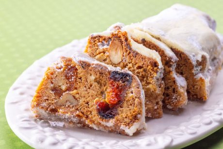 クリスマスまでのカウントダウンは、純白のお菓子と一緒に。吉川製パン所の“シュトーレン（紅茶）”【福井メイドの手土産】