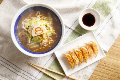 【2024お年玉プレゼント】お店では食べられないメニューが詰まったスペシャルなセット！8番らーめん【冷凍】野菜らーめん海老餃子セットを5名様にプレゼント！