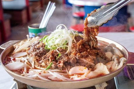 【2024最新】福井の人気韓国居酒屋3選。鉄板焼きや鍋をシェアしながらおいしいお酒を。