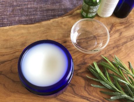 おうちで作れる、究極の美肌ハンドクリームの作り方♪