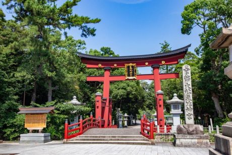 福井県敦賀市「氣比神宮」徹底ガイド!歴史・ご利益・パワースポット・周辺グルメやお土産情報まで。