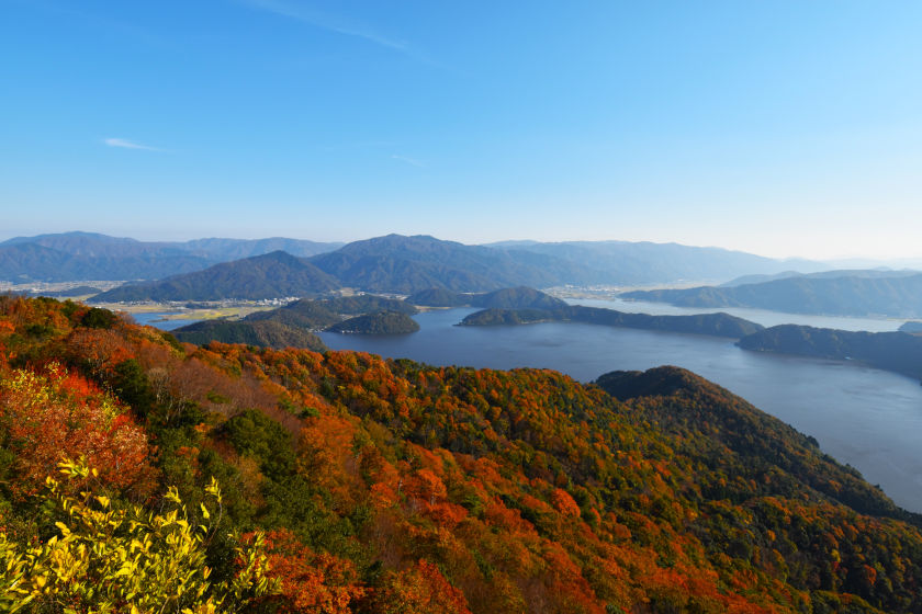 福井県若狭町・レインボーライン山頂公園の【紅葉】見頃は？ 周辺グルメもご紹介。