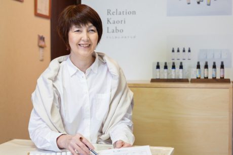 敦賀の香りで安らぎと笑顔を届けたい。敦賀市のアロマサロン「りらしおんかおりらぼ」・勝田人世さん【嶺南こんにちは通信】