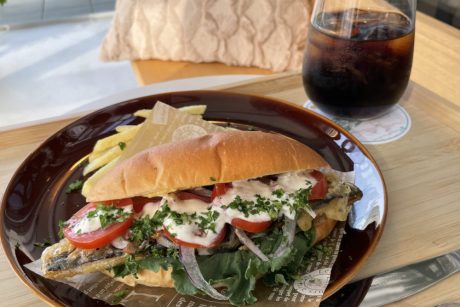おおい町の新カフェ「宮古島ロースタリーカフェ」で味わうこだわりの一杯。